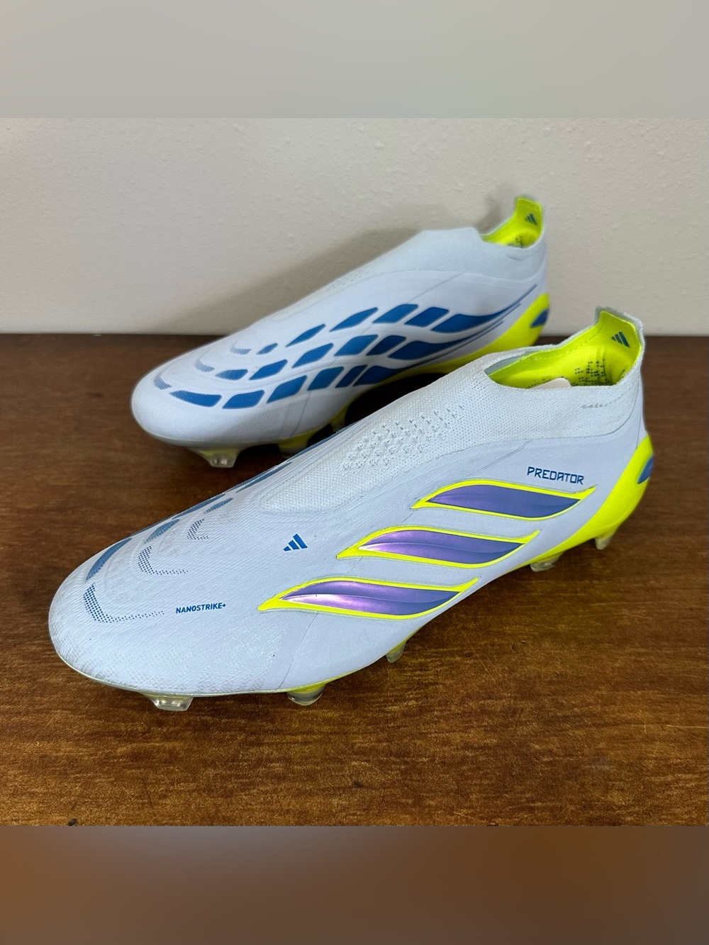 Men Adidas Predator 26 Elite Laceless FG Ice Precision Pack Cleats JS0410 Size 9